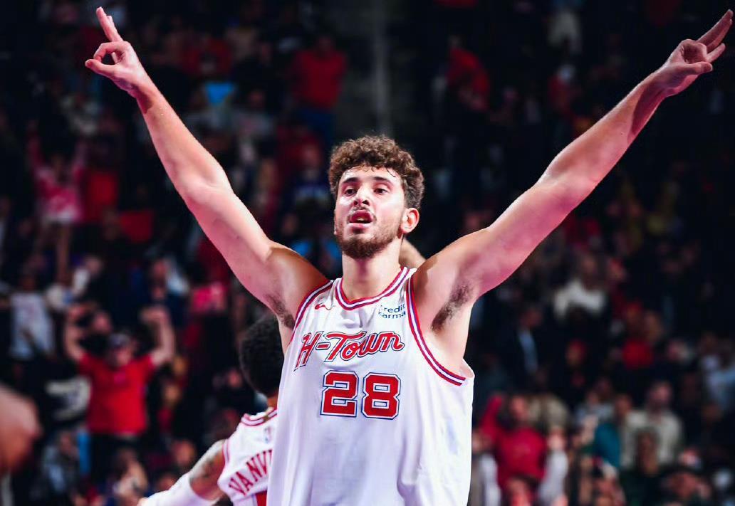 12中7又9中8！命中率超7成！火箭高塔拒绝浪投，2场39分带队全胜